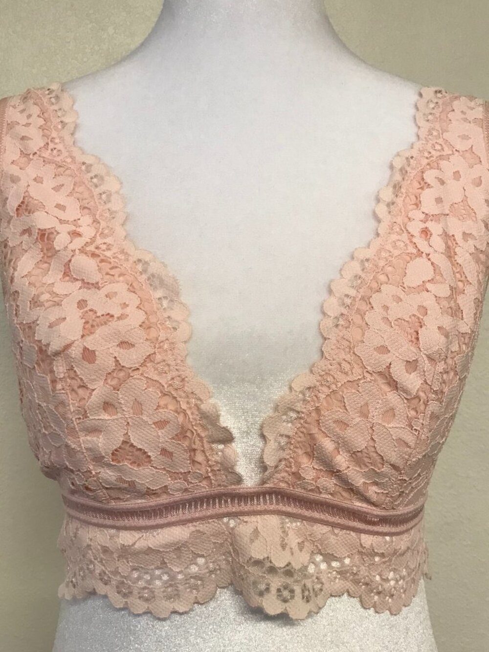 Victoria’s Secret Lace Bralette Size M Blush Pink Floral NWOT